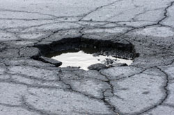repair-asphalt-holes-cracks